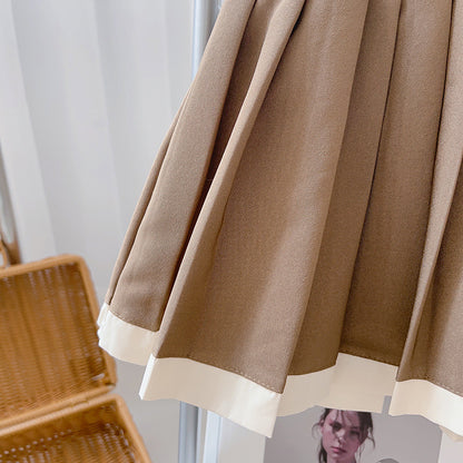 طقم أطفال بياقة وتنورة مطوية 