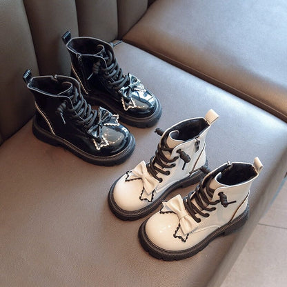 Bota con cordones para mujer y niño 