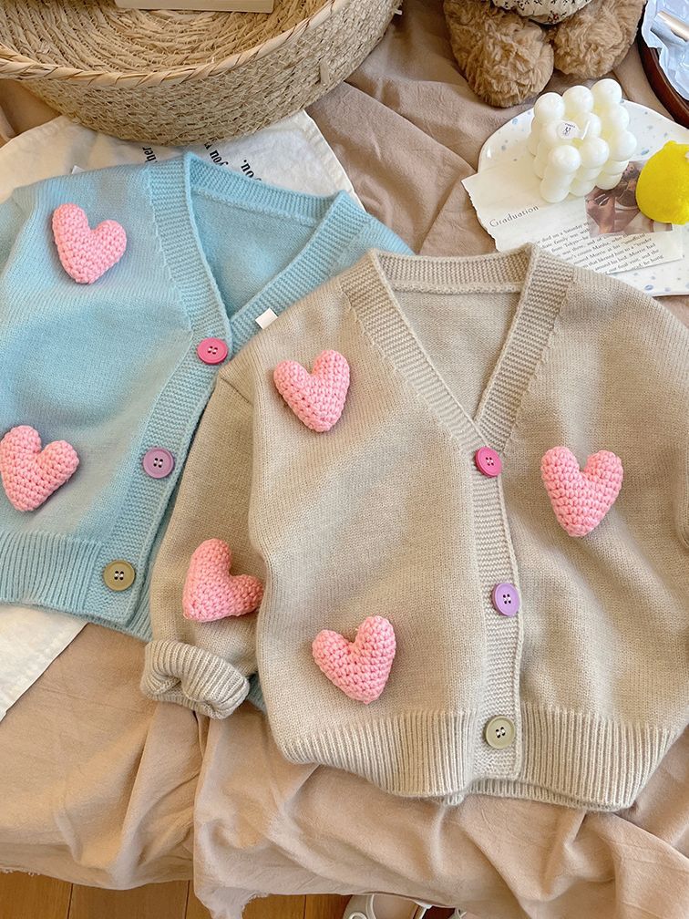 Cárdigan de punto para mujer y niño con pequeños corazones 