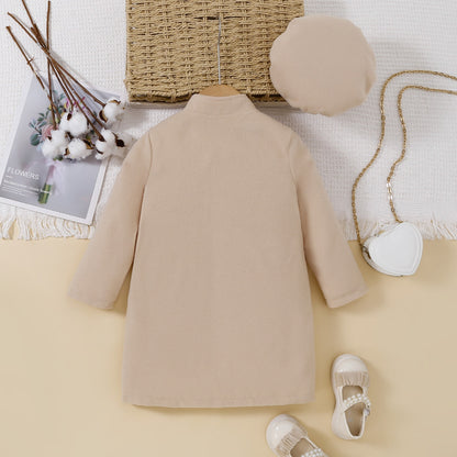 معطف بناتي مع تفاصيل فيونكة وقبعة 