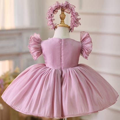 Vestido de fiesta verde con perlas y flores 