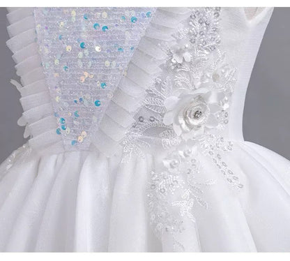 Vestido de fiesta infantil con flores brillantes 