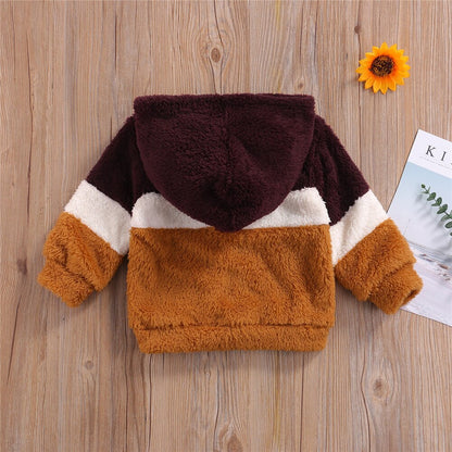Abrigo con capucha de 3 colores