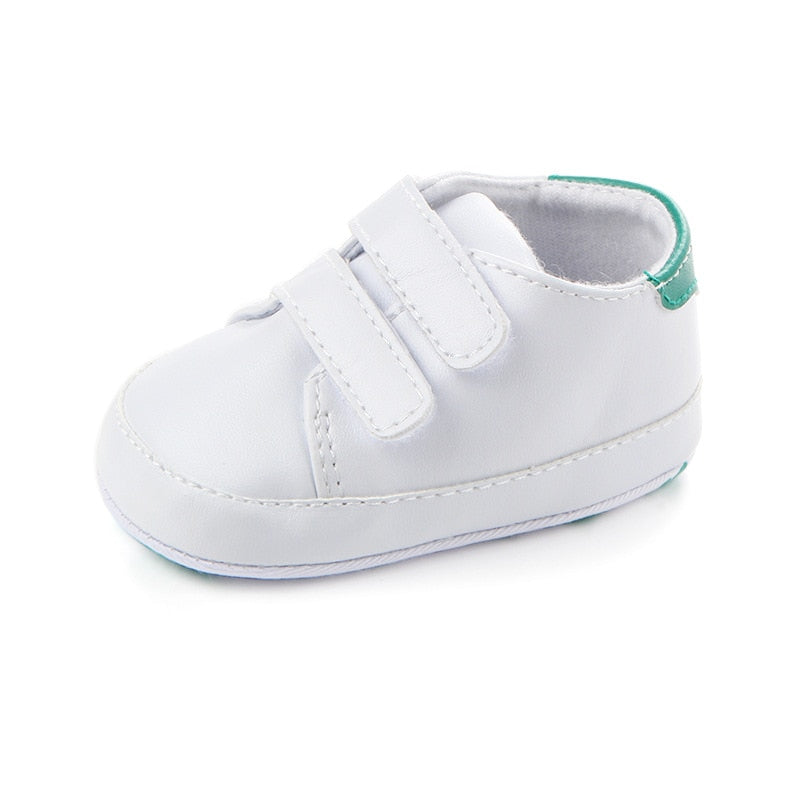 Zapatillas básicas con velcro 