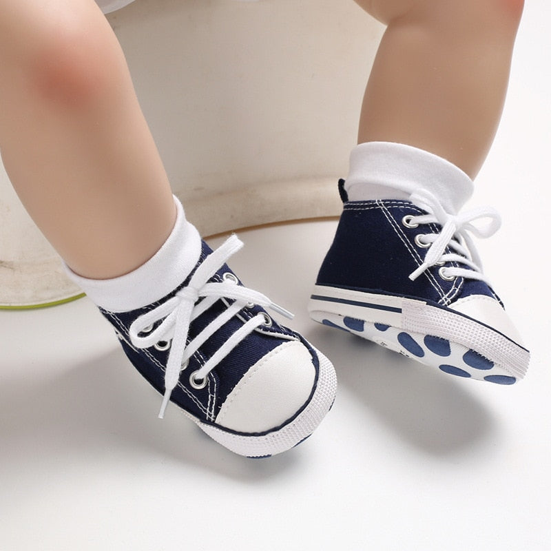 Tenis de colores estrella para bebés y niños pequeños