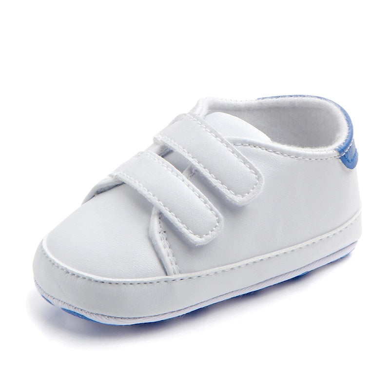 Zapatillas básicas con velcro 