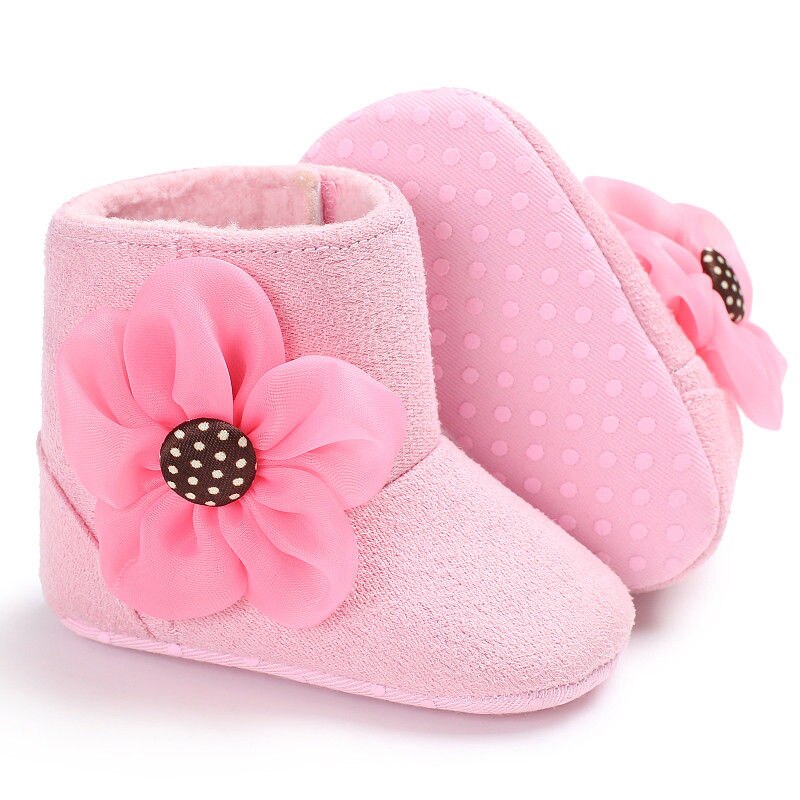 Bebé niña bota