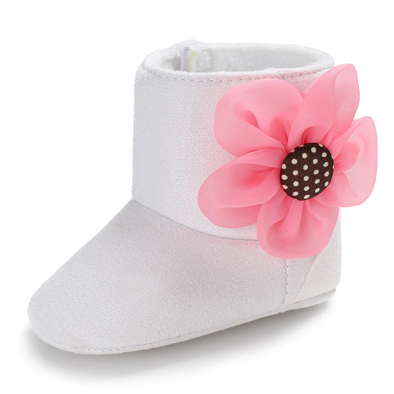 Bebé niña bota