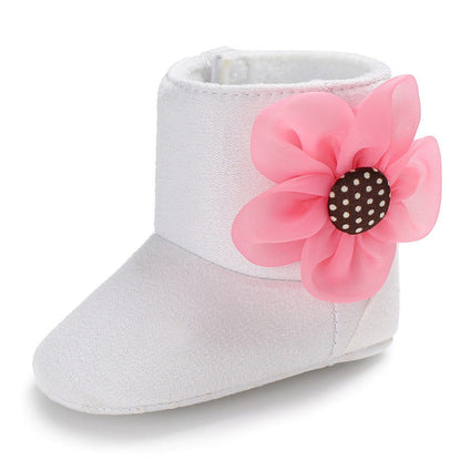 Bebé niña bota