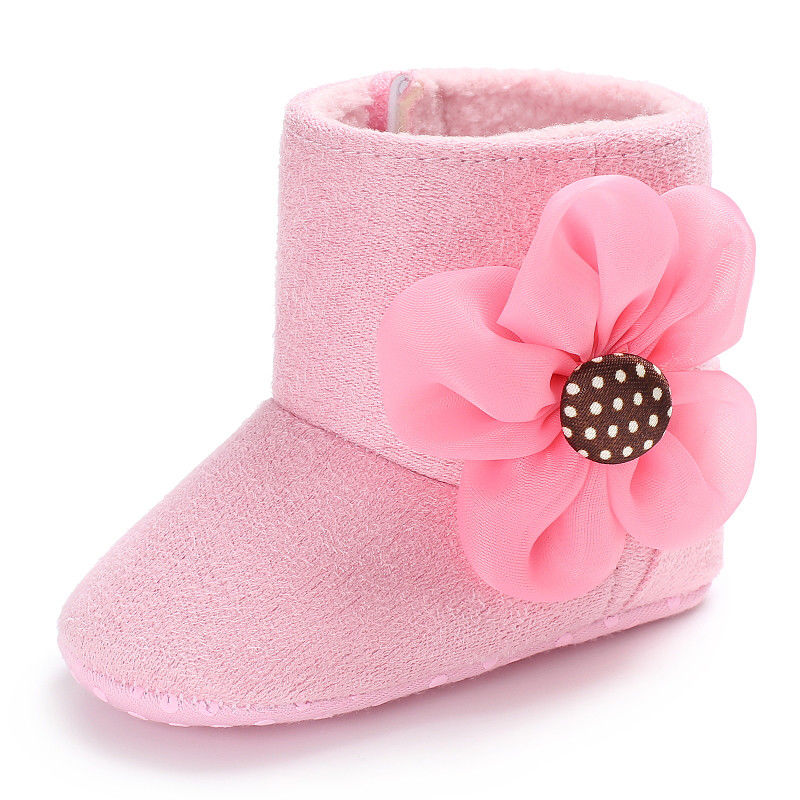 Bebé niña bota