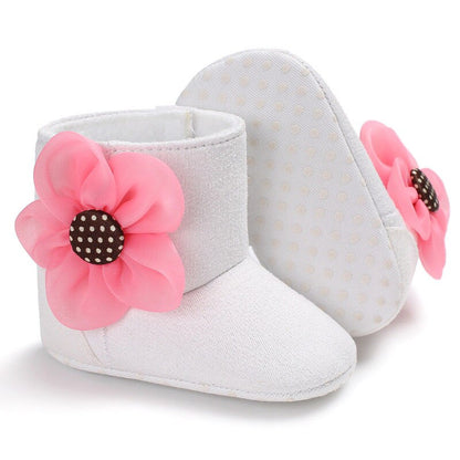 Bebé niña bota
