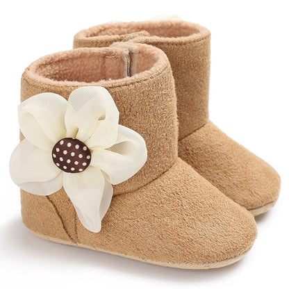 Bebé niña bota