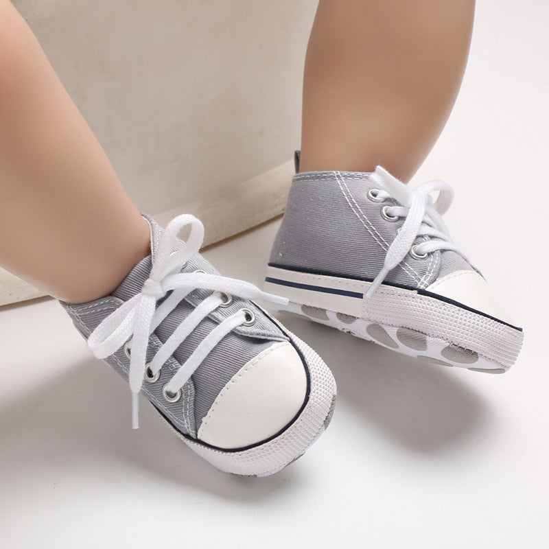 Tenis de colores estrella para bebés y niños pequeños