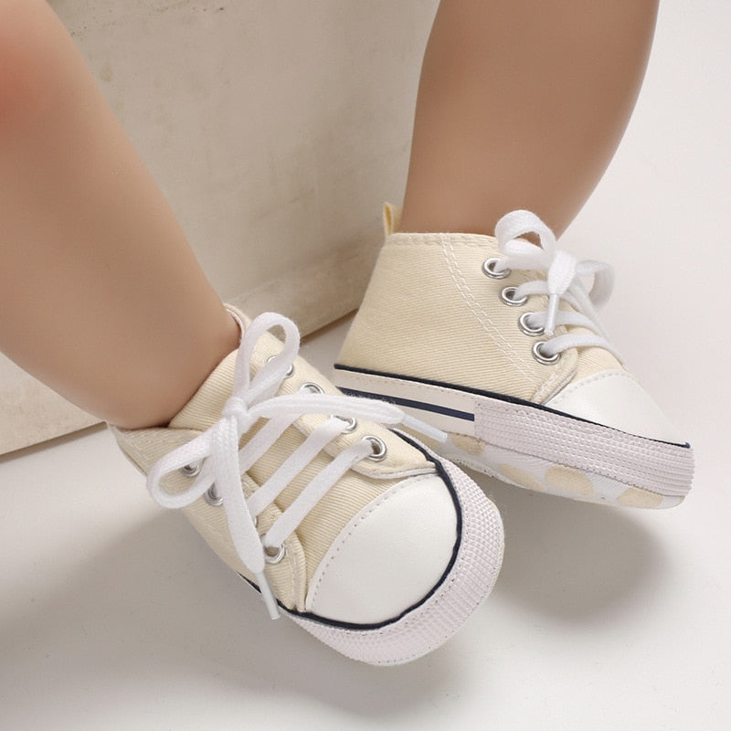 Tenis de colores estrella para bebés y niños pequeños