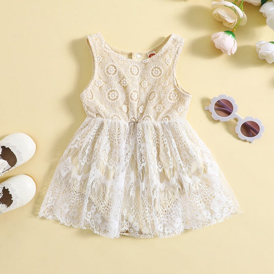 Vestido de encaje sin mangas con body