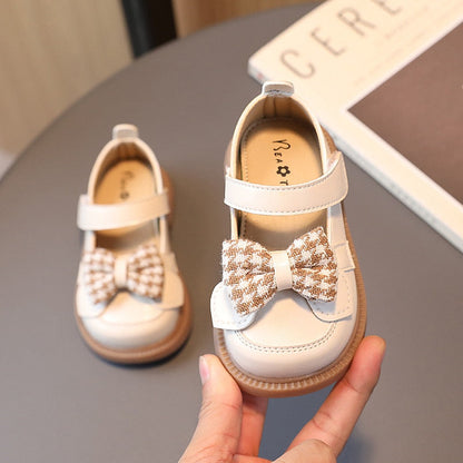 Zapatos con lazo de ajedrez 