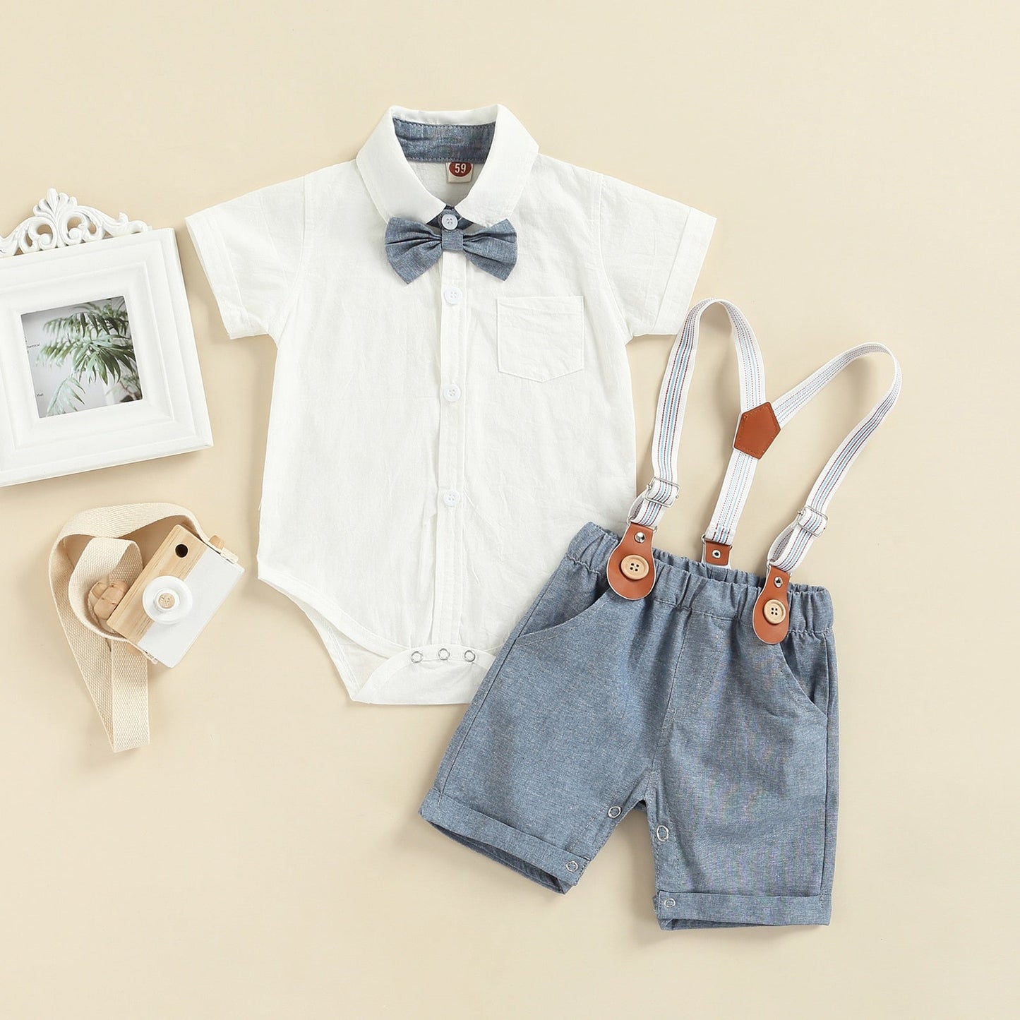 Conjunto de pantalones cortos con pajarita, camisa y mono 