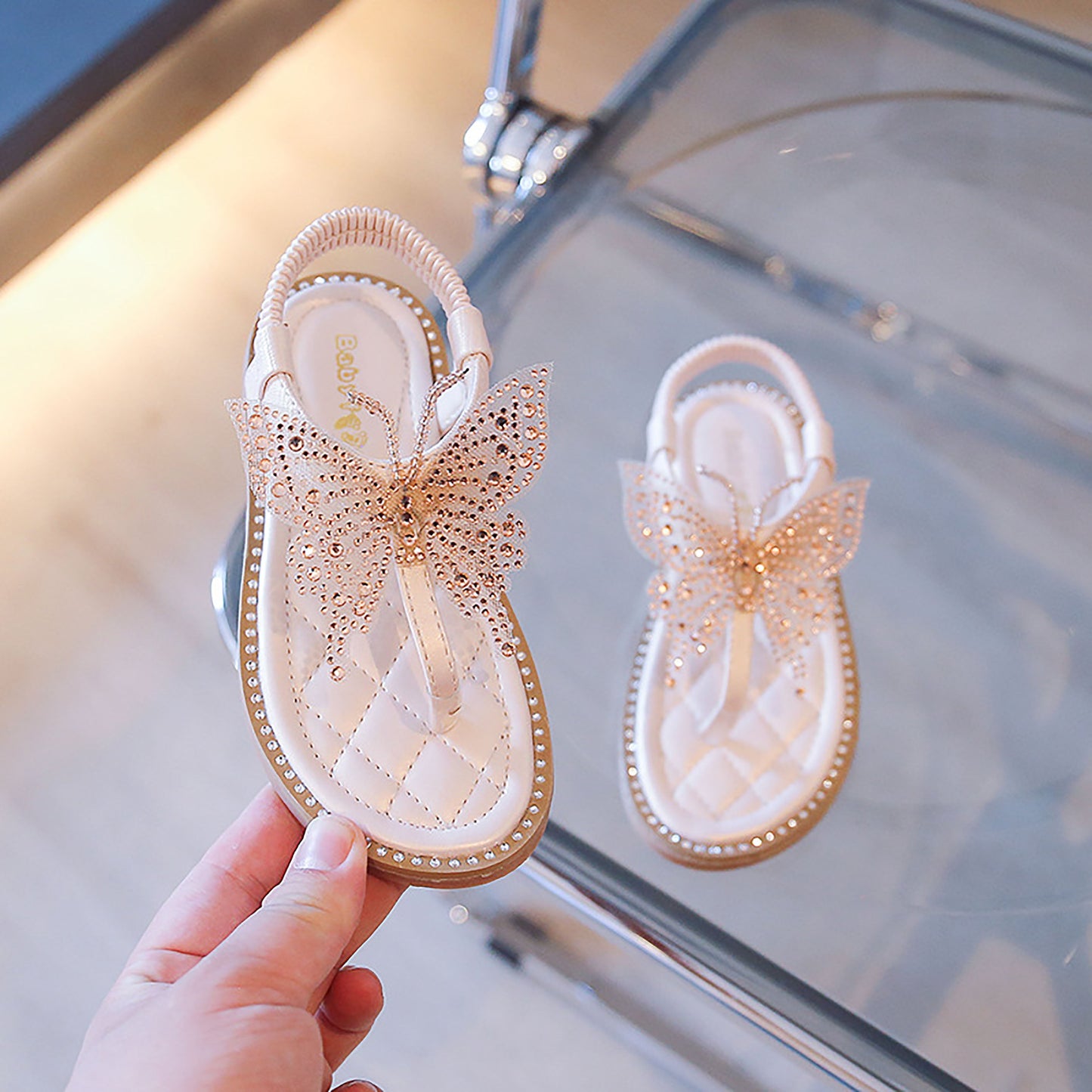 Sandalias de mariposa 