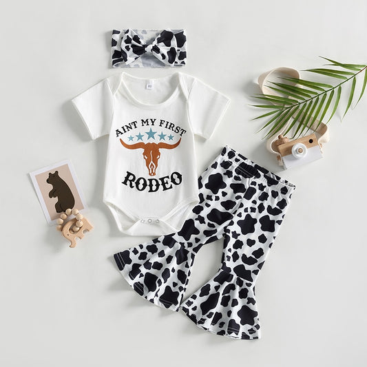 Conjunto de 3 piezas con pantalón acampanado estampado
