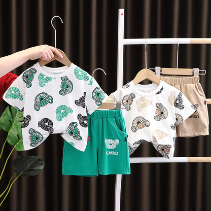 Conjunto de camiseta de manga corta con oso para niños