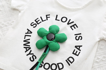 Conjunto de 2 piezas de ropa con camisetas de manga corta con letras y flores en 3D
