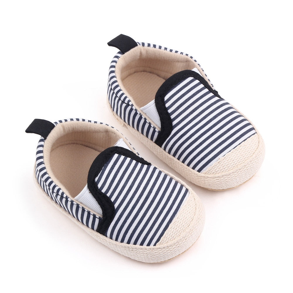 Zapatos básicos para niños y niñas 