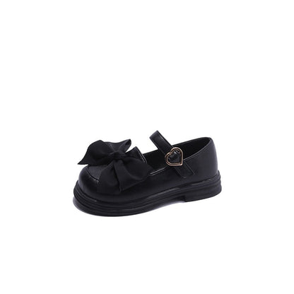 Zapatos de pajarita con cierre de corazón 