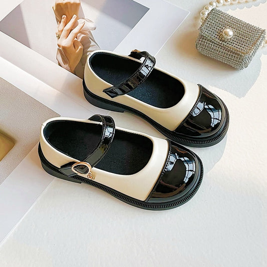 Zapato infantil vintage barnizado 