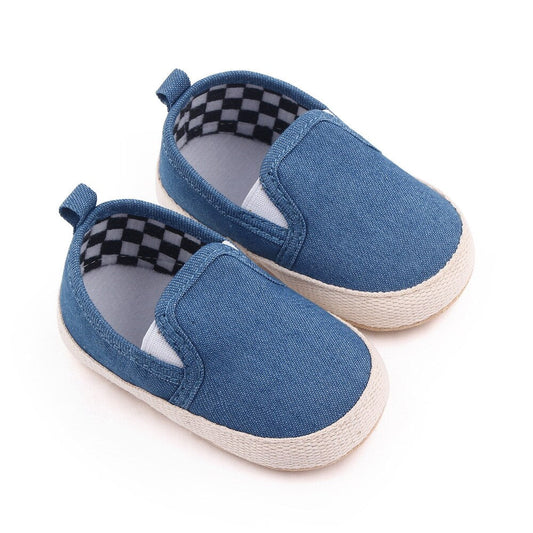 Zapatos básicos para niños y niñas 