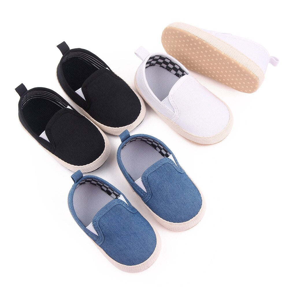 Zapatos básicos para niños y niñas 