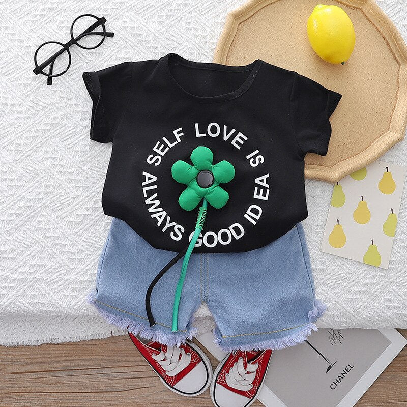 Conjunto de 2 piezas de ropa con camisetas de manga corta con letras y flores en 3D