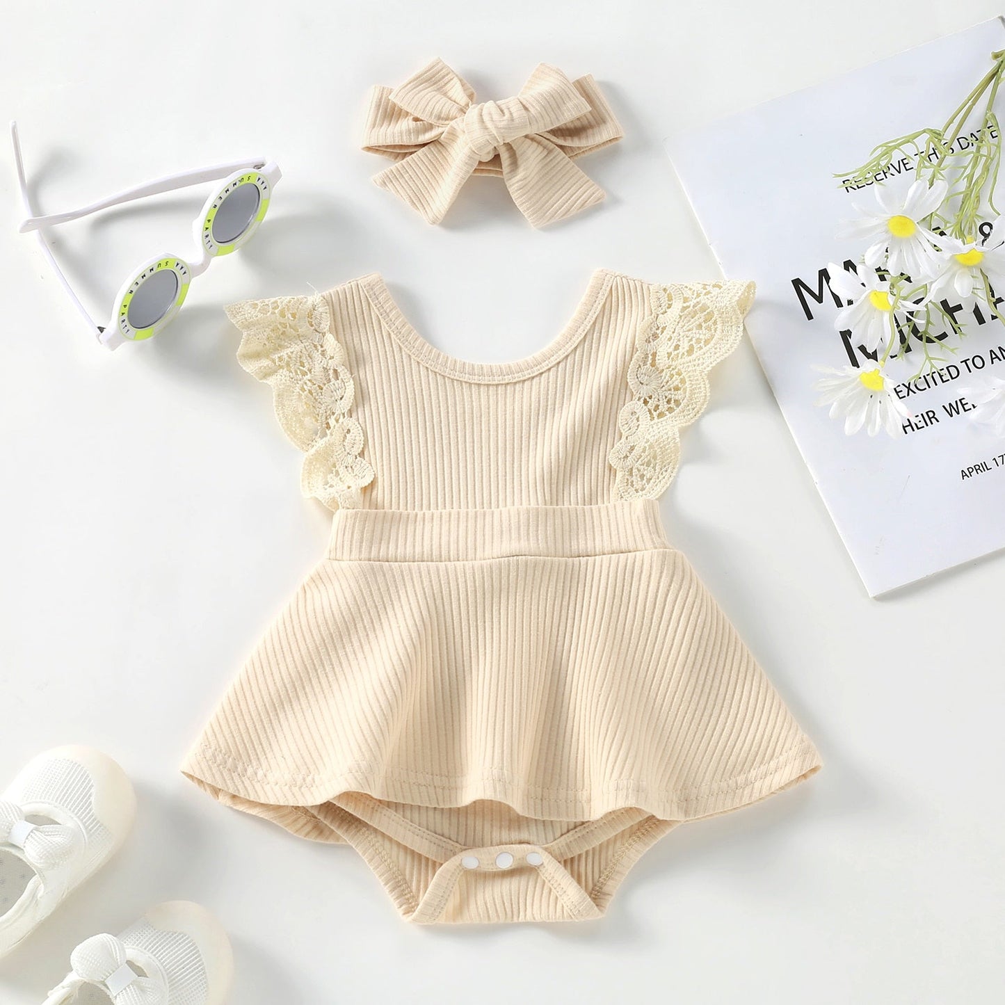 Conjunto de mono y diadema de colores caramelo