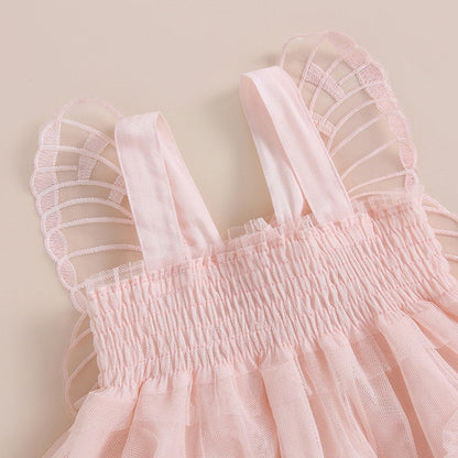 Vestido de tul de malla con alas de mariposa