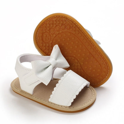 Sandalia con lazo y velcro