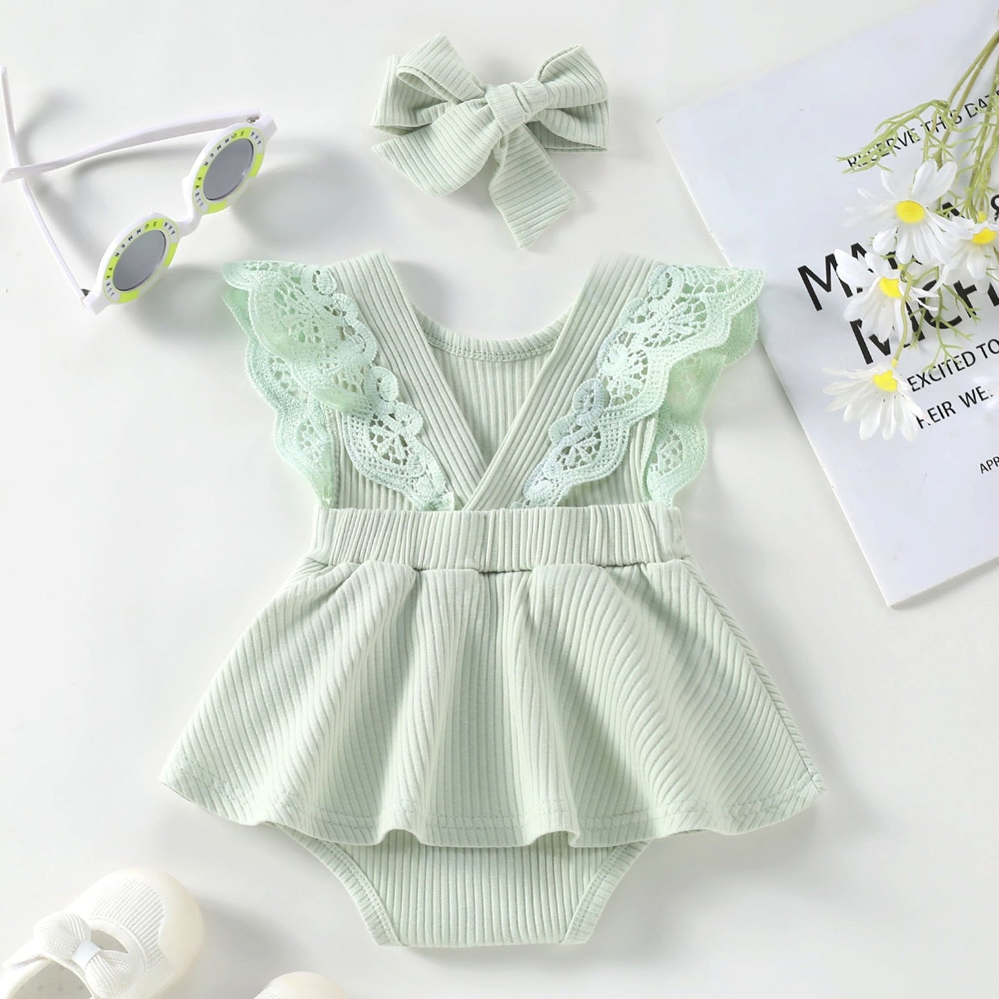 Conjunto de mono y diadema de colores caramelo