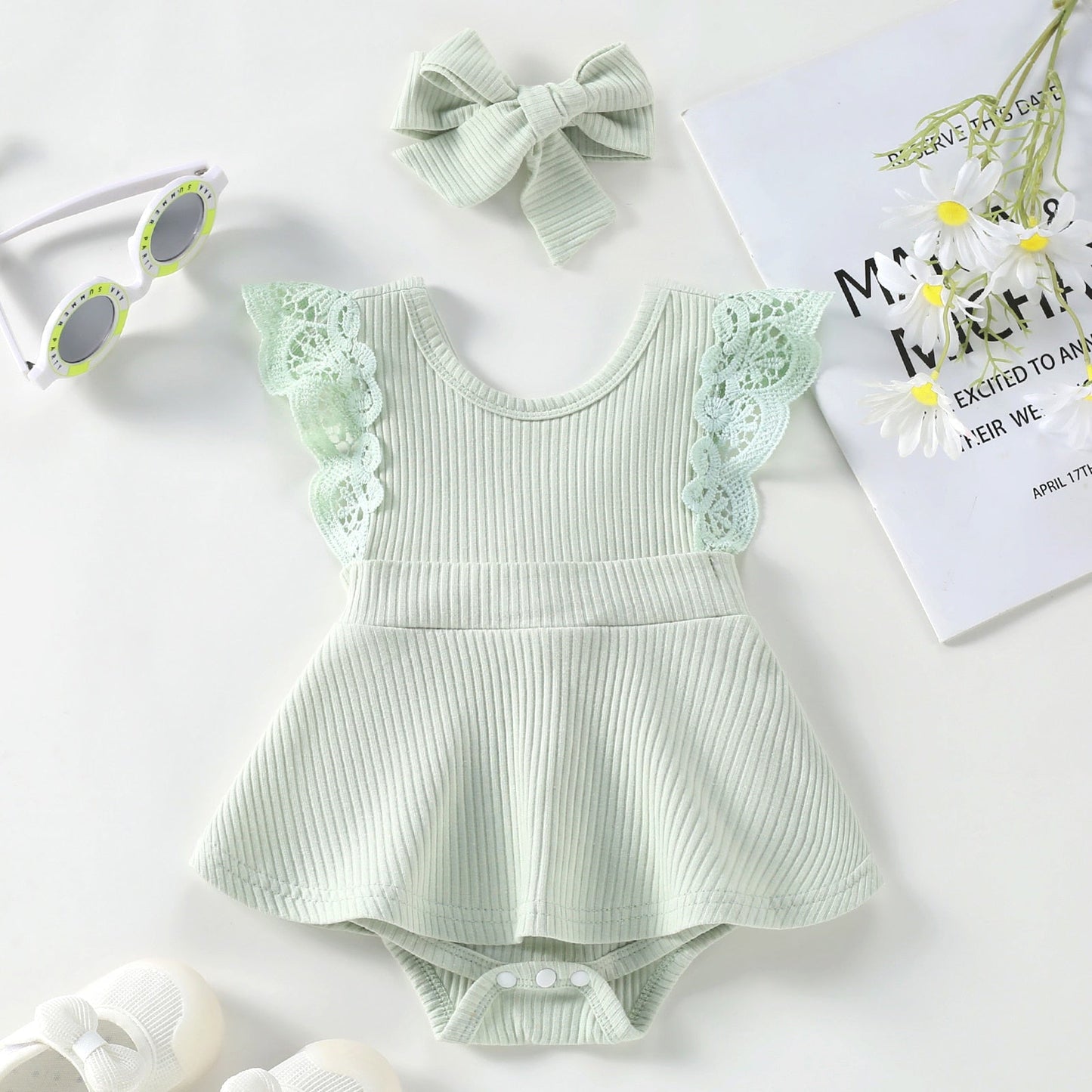 Conjunto de mono y diadema de colores caramelo