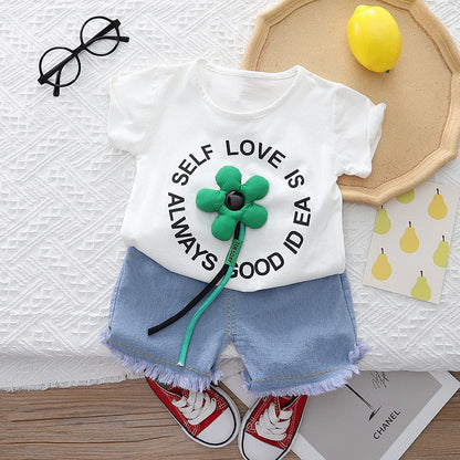 Conjunto de 2 piezas de ropa con camisetas de manga corta con letras y flores en 3D