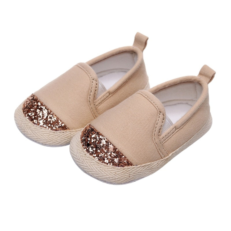 Zapatos elegantes y brillantes 