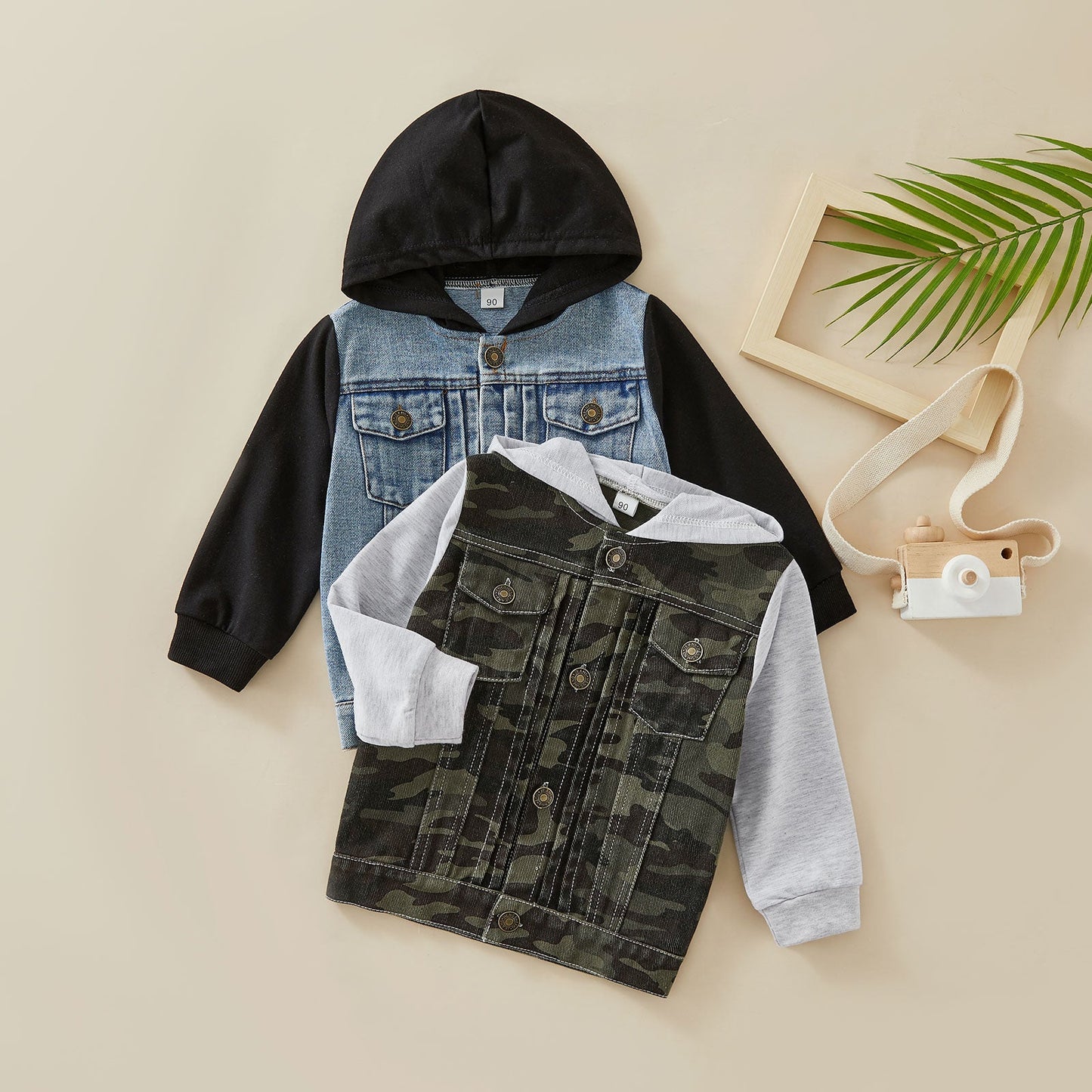 Botones de blusa infantil con capucha