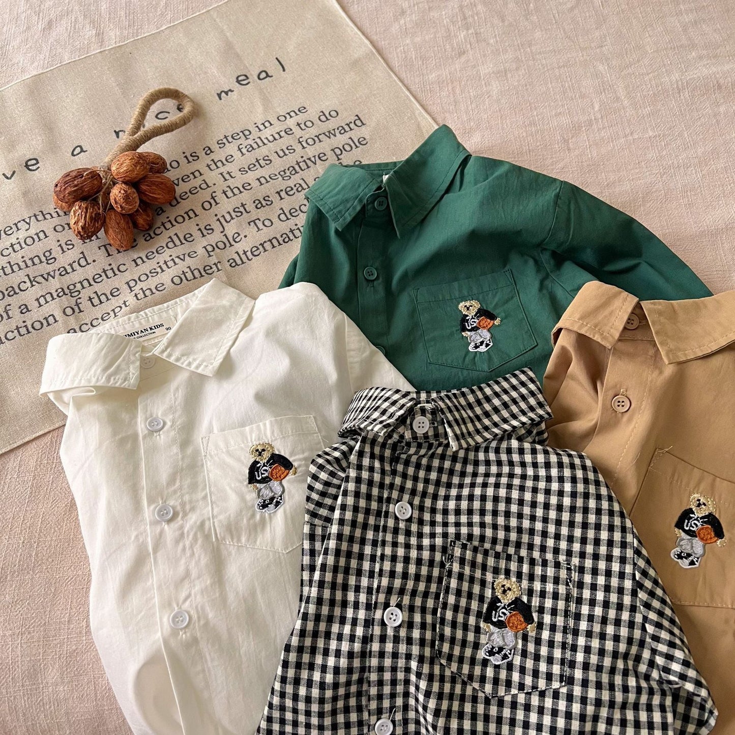 Camisa con botones de oso