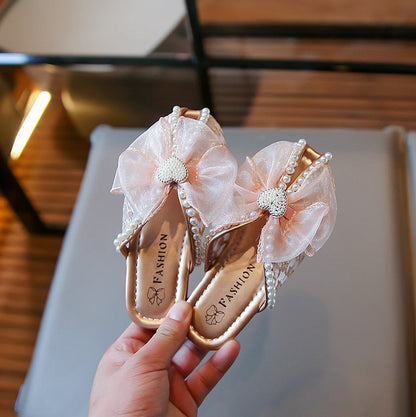 Pantuflas para niños con encaje de malla y perlas 