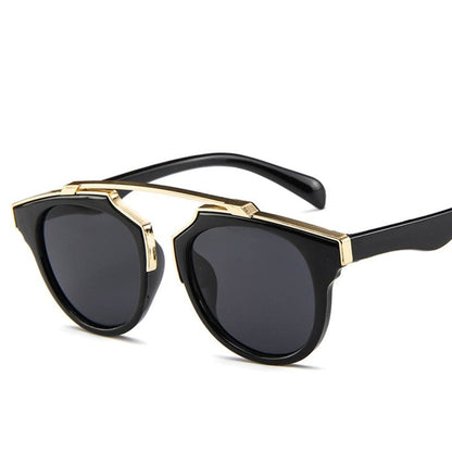 Gafas de sol elegantes y modernas 
