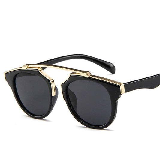 Gafas de sol elegantes y modernas 