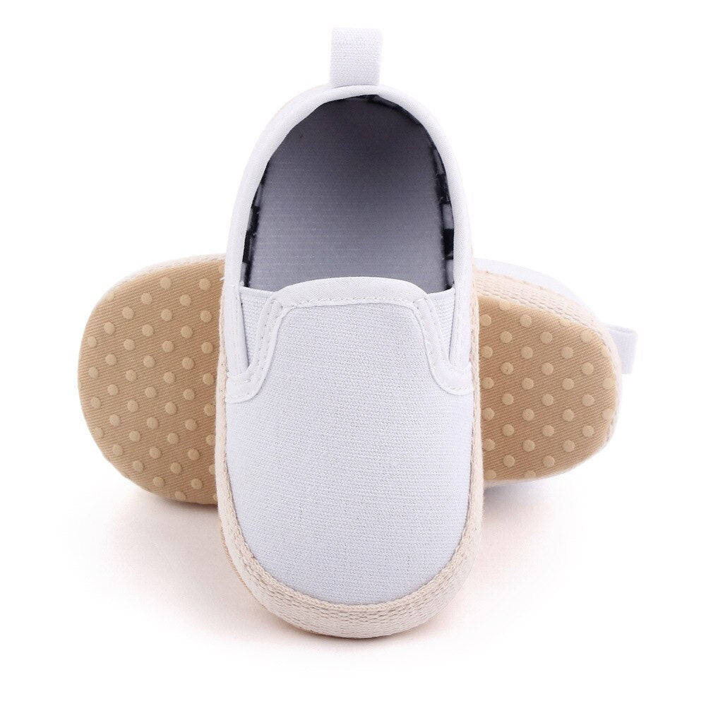 Zapatos básicos para niños y niñas 