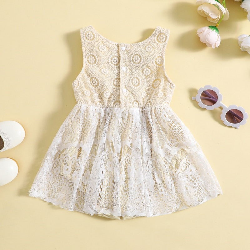 Vestido de encaje sin mangas con body