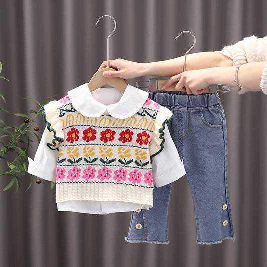 Conjunto infantil de mujer con chaleco floreado