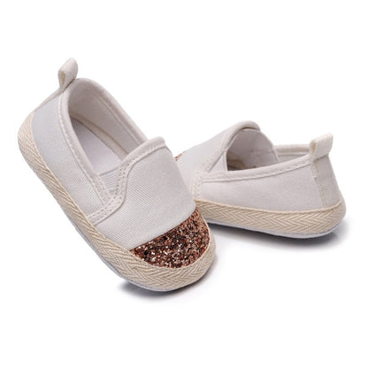 Zapatos elegantes y brillantes 