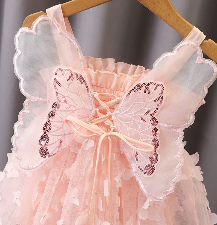 Vestido de tul con alas de mariposa 
