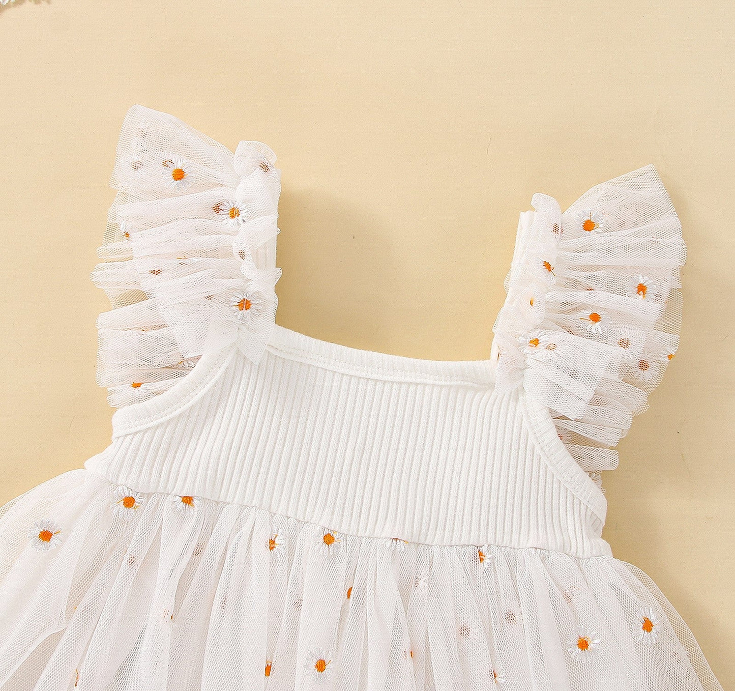 Vestido de margaritas de tul para niña 