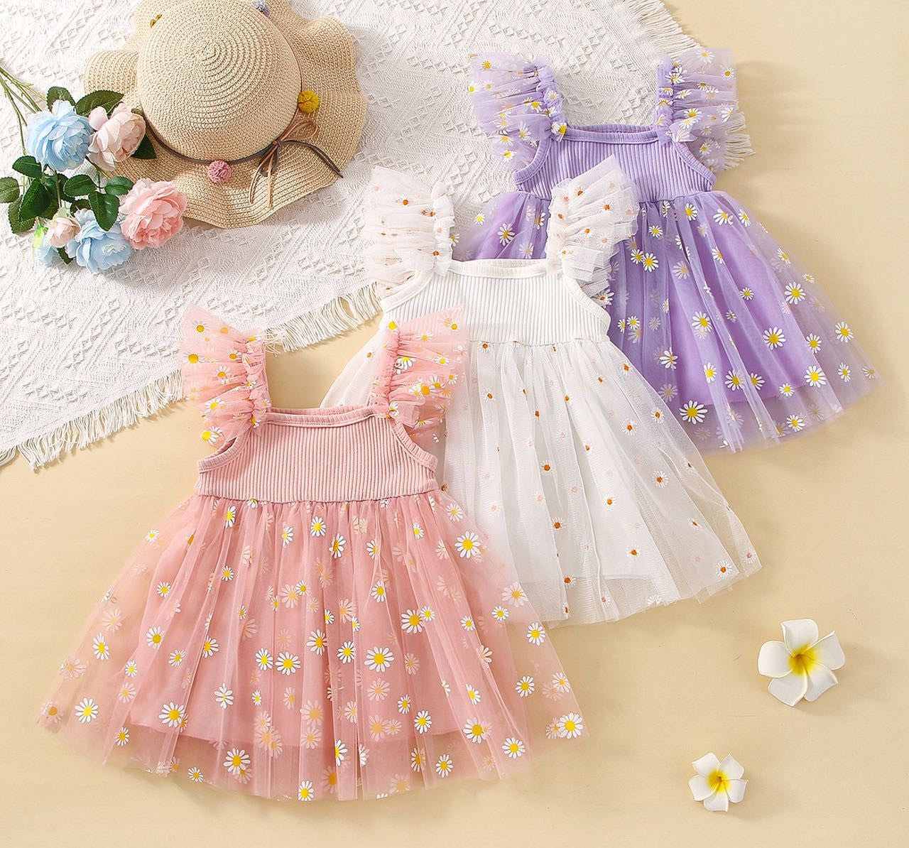 Vestido de margaritas de tul para niña 